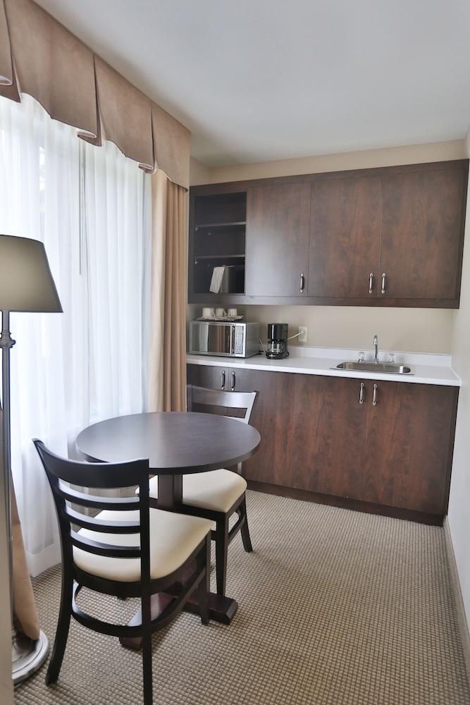 Hotel Le Versailles Saint-Sauveur-des-Monts Habitación foto