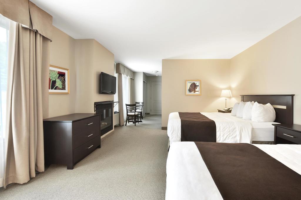 Hotel Le Versailles Saint-Sauveur-des-Monts Habitación foto